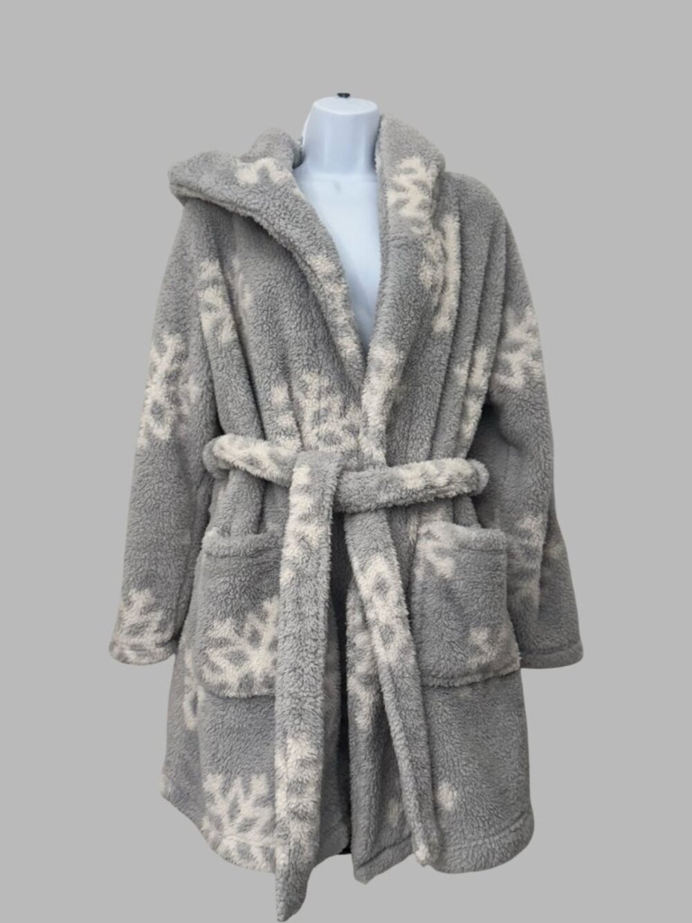 Colsie Plush Hooded Robe Women’s Med/Large Blue Gray Snowflake Soft Cozy Pockets